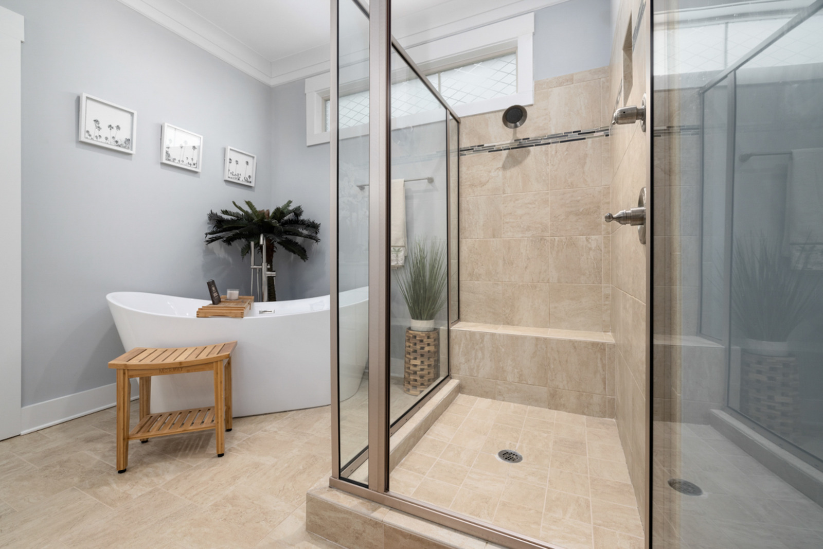 Unlock the Pros and Cons of Doorless Showers: A Home Renovation Guide